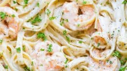 我想让我想起了最大的小虾子，在我的美味的餐桌上吃了一碗美味的香蕉和美味的虾。在提虾上吃了这些虾！是维纳娜·纳维娜